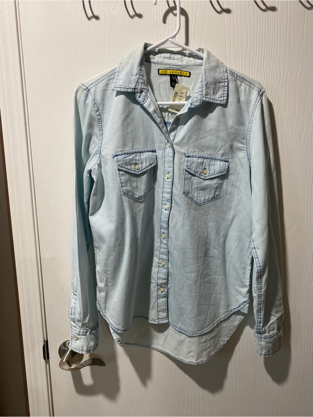 Prince & Fox Light Wash Chambray Denim Button Down Shirt Medium NWT